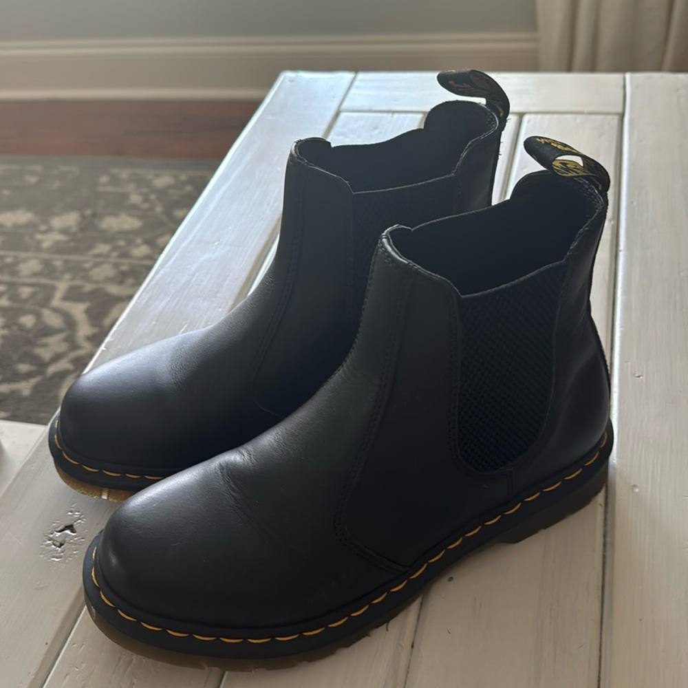 WOMEN'S SMOOTH LEATHER CHELSEA BOOTS